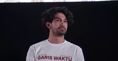 Perankan Anak Band, Reza Rahadian Unjuk Suara di Film Garis Waktu