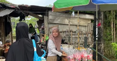 Berkah Penjual Bunga Tabur di Hari Terakhir Sebelum Puasa