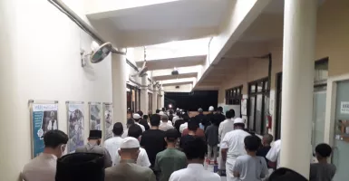 Malam Pertama Salat Tarawih, Masjid Raya Bintaro Terisi Penuh