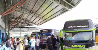Tiket Kereta Sold Out, Banyak Pemuda Pilih Transportasi Mudik Bus