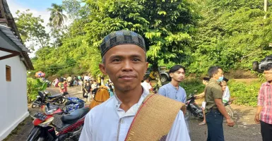 Tempuh Ratusan Km, Pria Bandung Ikut Lebaran Aboge di Banyumas