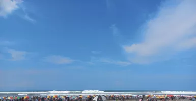 Pelancong Padati Pantai Parangtritis, Wisata Air Tetap Jadi Idola