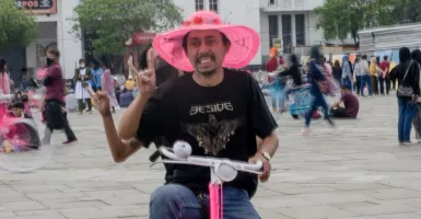 Pemilik Penyewaan Sepeda Ontel di Kota Tua Ketiban Berkah