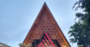 PDIP Bangun Masjid At-Taufiq, Ornamennya Didesain Megawati