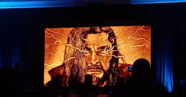 Pelukis Pasir Vina Candrawati Mengisahkan Perjalanan Thor