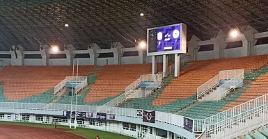 Banner Dukungan RANS Nusantara FC Berjejer, Mana Suporternya?