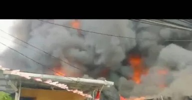 Pemukiman Simprug Jaksel Kebakaran, 15 Unit Damkar Dikerahkan