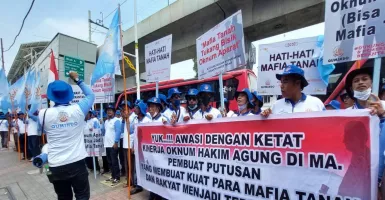 Ratusan Massa Geruduk Kantor Menteri ATR/BPN, Sikat Mafia Tanah