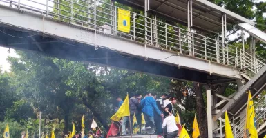 Massa PMII Gelar Demonstrasi Tolak Kenaikan Harga BBM di DKI Jakarta, Lihat Nih