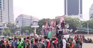 Hujan Guyur Jakarta, Massa Demonstrasi Tolak Kenaikan Harga BBM Akhirnya Bubar