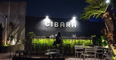 Rumah Cibara, Kedai Kopi Minimalis Bernuansa Floral di Jakarta Timur