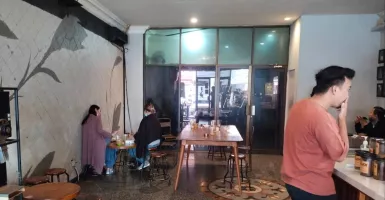 Jakarta Coffee House, Kedai Kopi Minimalis yang Nyaman di Pusat Kota