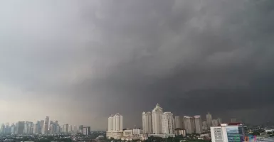 DKI Jakarta Berpotensi Hujan dan Angin Kencang, BMKG Minta Semua Warga Waspada