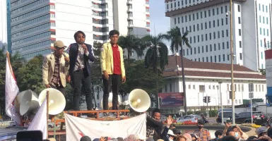 BEM SI Gelar Demonstrasi di Patung Kuda, Bawa 19 Tuntutan