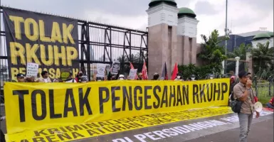 LBH Jakarta Sebut DPR RI Tak Transparan Susun RKUHP