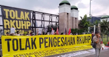 RKUHP Disahkan, LBH Jakarta Anggap Demokrasi Indonesia Sudah Mati