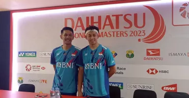 Indonesia Masters 2023: Momen Rian Ardianto Curi Pandang ke Ribka Sugiarto