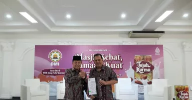 DMI dan Susu Steril Tujuh Kurma Komitmen Bangun Lingkungan Masjid Sehat di Indonesia