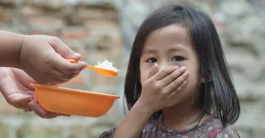 Tips Mengatasi Anak Susah Makan yang Bisa Dilakukan Ibu