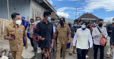 Kunjungi Korban Gempa Karangasem Bali, Ini Sumbangan Mensos