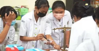 Tatap Muka, SMK Kesehatan PGRI Denpasar Terapkan Prokes Ketat