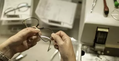 Tips Memilih Kacamata yang Sesuai dengan Bentuk Wajah