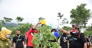 Generasi Muda Sadar Alam, Menteri LHK Gelar Tanam Pohon di Bali