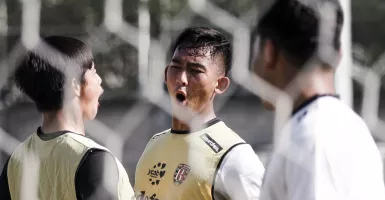 Bikin Bangga, Komang Tri Diangkut Shin Tae Yong ke Piala AFF U-23