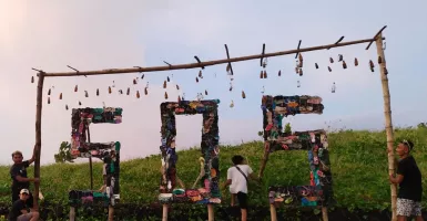 Kreatifitas Pemuda di Tabanan Bikin Seni dari Sampah di Pantai