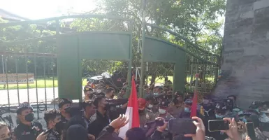 Demo 11 April di Bali Nyaris Ricuh, Mahasiswa Paksa Masuk DPRD