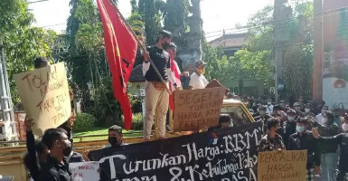 Demo 11 April: Mahasiswa Bali Tuntut Jokowi, Sentil Buzzer
