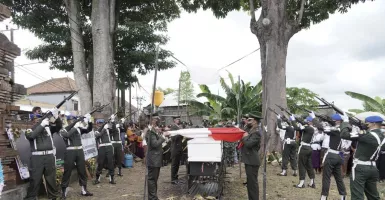 Tewas Dalam Kecelakaan Merauke, Prajurit TNI Bali Ini Dimakamkan