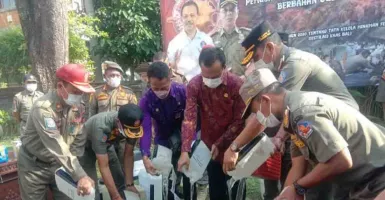 Pemprov Bali Hukum Produsen Usai Musnahkan 485 Liter Arak Gula