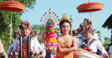 Parade Baleganjur di Desa Banjarangkan Klungkung Bali, Kenapa?
