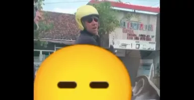 Viral! Video Bule Kencing saat Lampu Merah di Bali, Aksi Polisi?