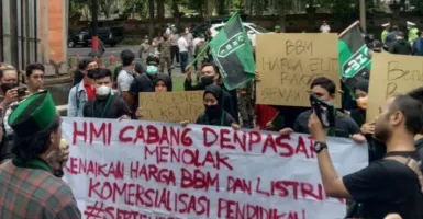 Tolak Harga BBM Naik, HMI Denpasar Bali Demo Turun ke Jalan
