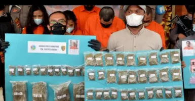 Imbas Narkoba, Mahasiswi & Pacar Diringkus Polisi Denpasar