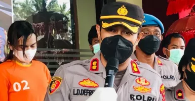 Waria Manado Jahati Bule di Kuta Bali, Polisi Bergeleng
