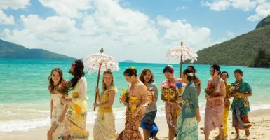 Angkat Budaya Bali, Sinopsis Film Ticket to Paradise