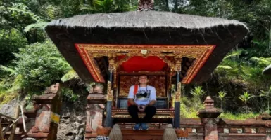 Viral Letehkan Pura Teratai Bang, Bule Dikecam Pemprov Bali