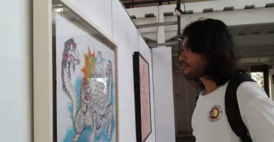 Keren! Seniman 17 Tahun Asal Gianyar Gelar Pameran Tunggal, Tampilkan 25 Karya