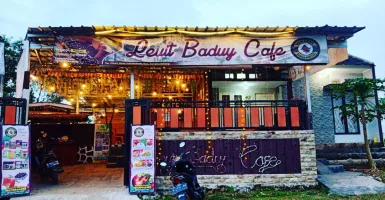 Kesederhanaan Leuit Baduy Cafe dalam Secangkir Kopi Tubruk