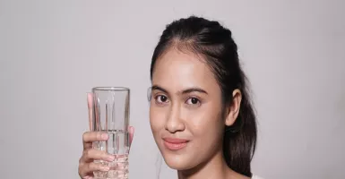 4 Cara Minum Air Hangat yang Baik dan Benar untuk Kesehatan Tubuh