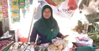 Menjelang Akhir Tahun, Harga Cabai di Pasar Ciputat Semakin Pedas