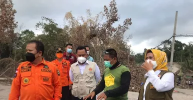 Datang ke Lokasi, Ratu Tatu Sumbang Korban Erupsi Gunung Semeru