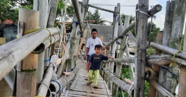 Warga Kronjo Minta Bantuan Renovasi Jembatan, Kondisinya Miris!