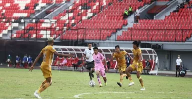 Persita Ditahan Imbang Bhayangkara FC 2-2, Diwarnai Kartu Merah