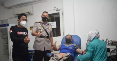 Anggota Polres Metro Tangerang Bantu PMI Penuhi Stok Darah