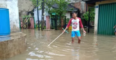 Hujan Lebat, Kelurahan Binong Digenangi Air Setinggi Lutut