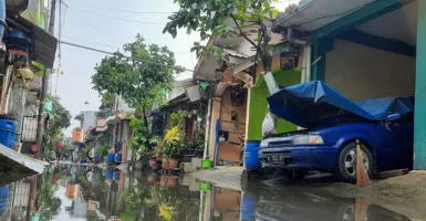 Banjir Selutut Orang Dewasa, Warga Cikupa Pilih Bertahan